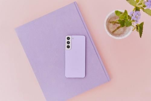 三星Galaxy S22幽紫秘境配色今日首销:后续还将用于Galaxy系列其他新品