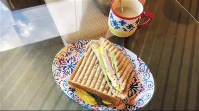 长租酒店里的年轻人:月租5000以内我会一直住下去