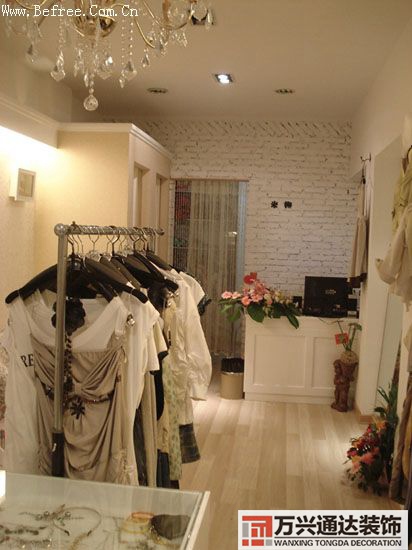 小服装店装修风格服装店铺装修简约风格